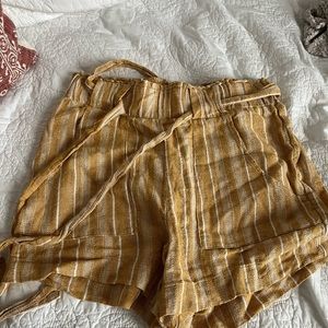 Indigo rein yellow striped shorts with belt size medium